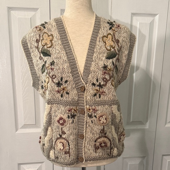 Margules Sweaters - Vintage Margules embroidered sweater vest from the 1980s or 1990s Sz M